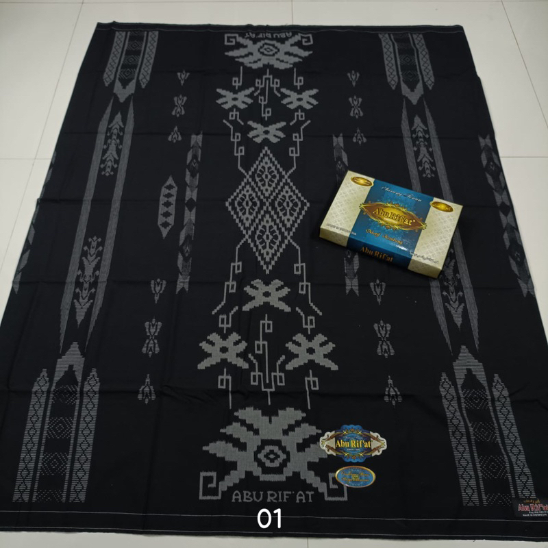 Sarung Abu Rif’at