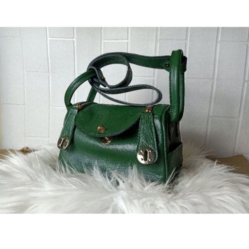 Tas lindi Series