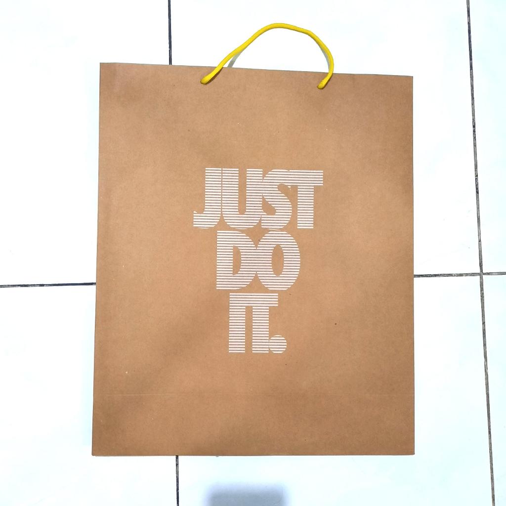 

paperbag nike