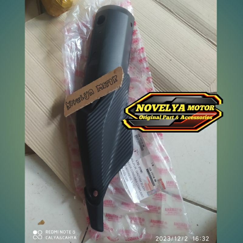 PROTECTORNMUFFLER COVER PELINDUNG KNALPOT R 15 R15 V2 LAMA OLD ORI YAMAHA 1CK-E4718-00