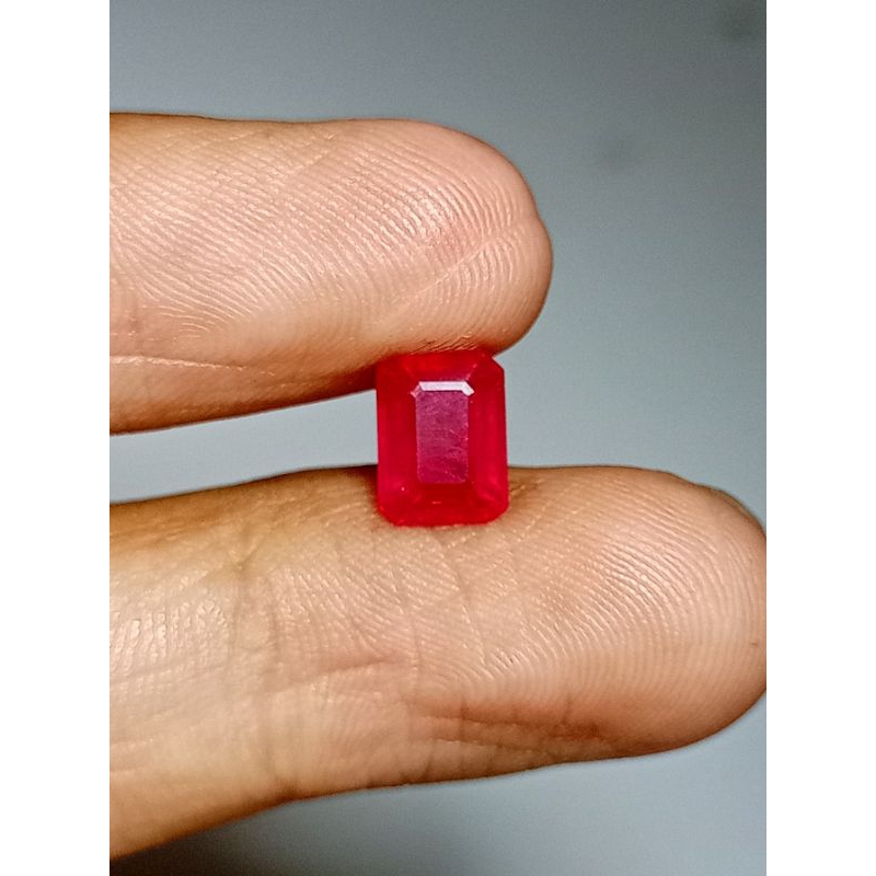 Batu Permata Natural Ruby Pigeon Blood