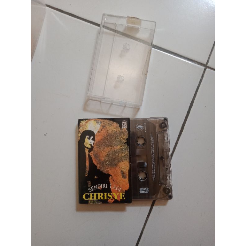 Kaset Chrisye sendiri lagi