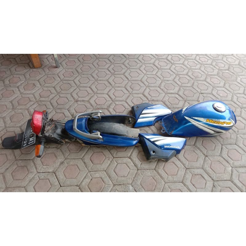 body set megapro/sandangan set megapro/tangki megapro lama/Body mp hiu