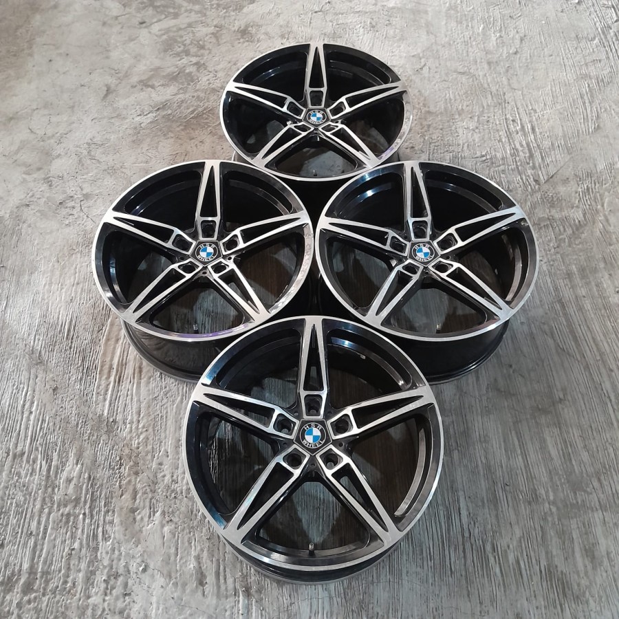 Pelek Seken Mobil Racing BMW R18 Lebar 8 Hole 5X120 ET38 B/P Untuk Mobil BMW Velg Murah Gratis Kirim