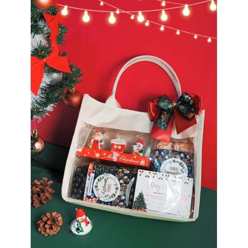 

CHRISTMAS HAMPERS