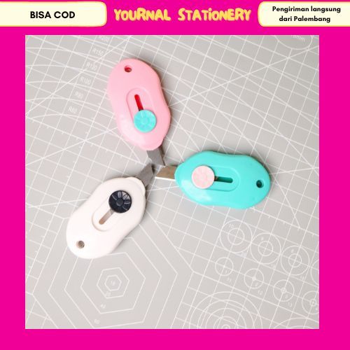 

Cutter Flashee Mini Aesthetic Lucu Pisau Pemotong Tajam Pisau Ukir Karakter Portable Termurah COD
