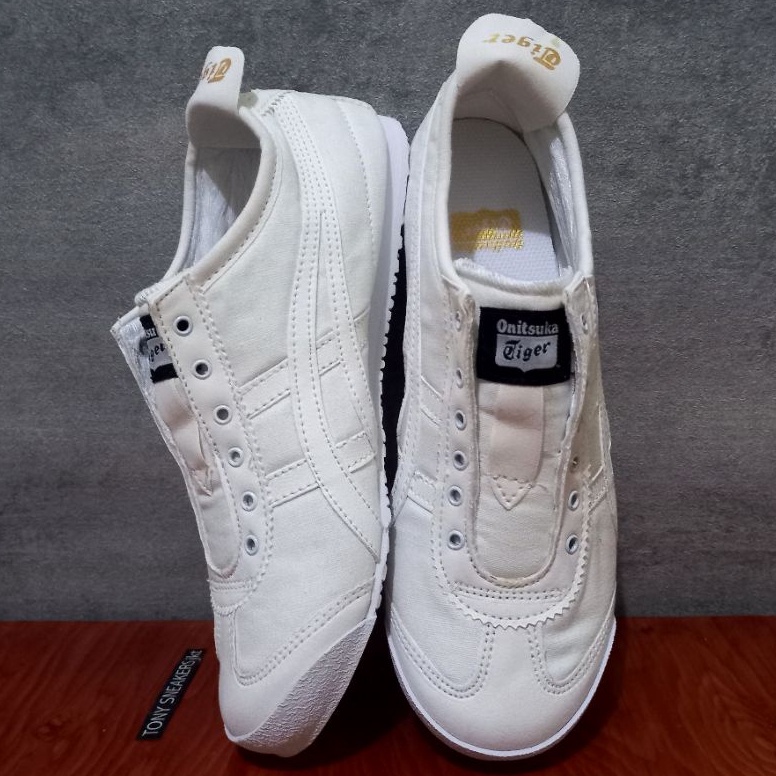 ☛ 100% dijamin kualitas Slip On Full White Women Men. Sepatu Slop Wanita Pria Terlaris Ramayana