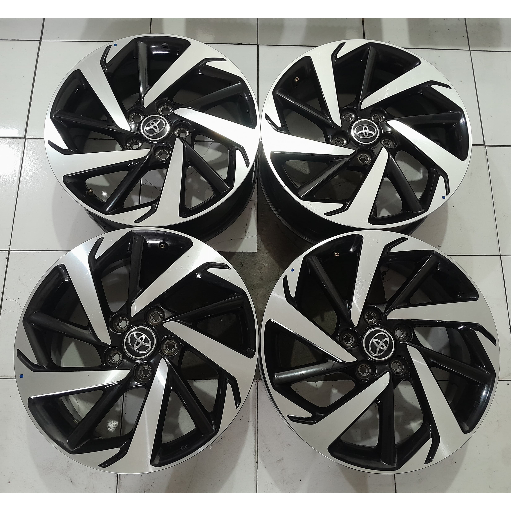 VELG MOBIL SECOND STANDAR TOYOTA RUSH RING 17 PCD 5X114,3 TWO TONE