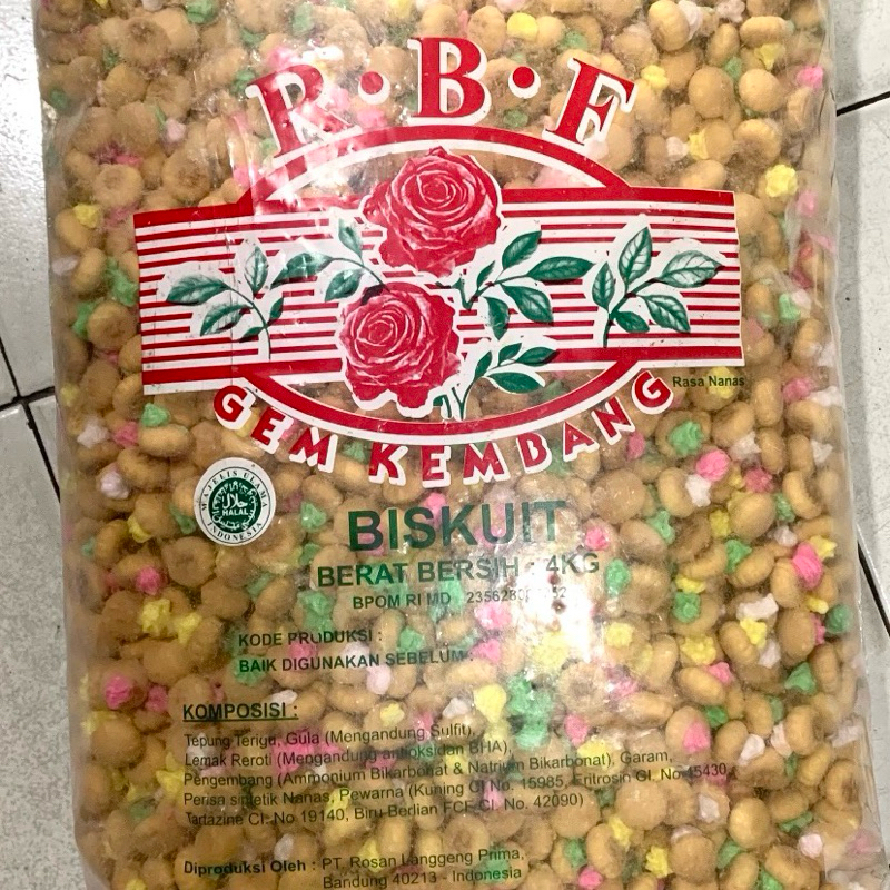 

1 BAL KEMASAN BISKUIT KEMBANG GULA / GEMROSE RASA MANIS DAN RENYAH