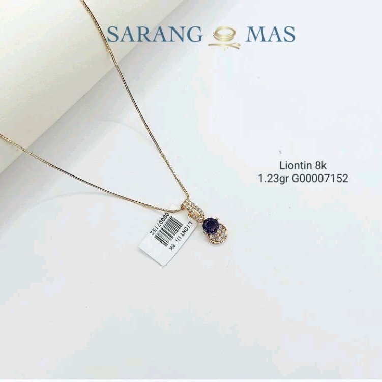 Liontin bermata biru