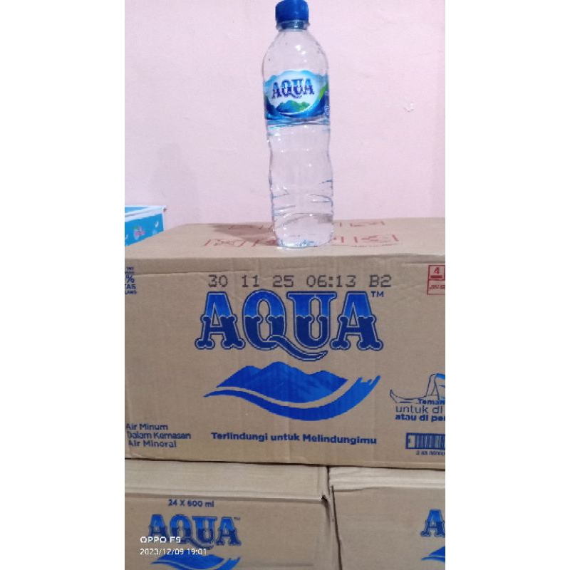 

Aqua tanggung 600ml 1 dus isi 24