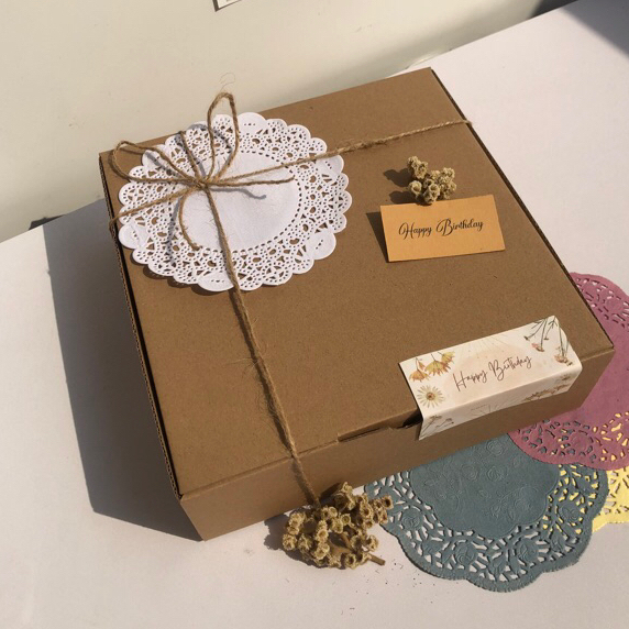 

Kotak Kado 22x22x7 cm / Box Hampers / Gift Box / Paket Lengkap / Kotak Kado Easthetic / Packaging Hadiah / Bungkus Kado