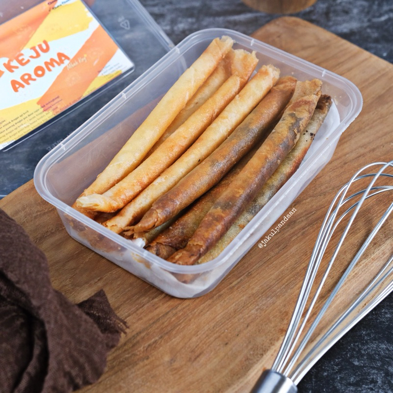 

Homemade Keju Aroma/Cheese Stick Roll isi 10pcs. Rasa Keju, Coklat, Coklat Keju.