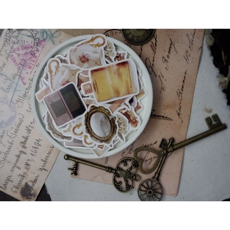 

isi 10 sticker vintage cut for journaling
