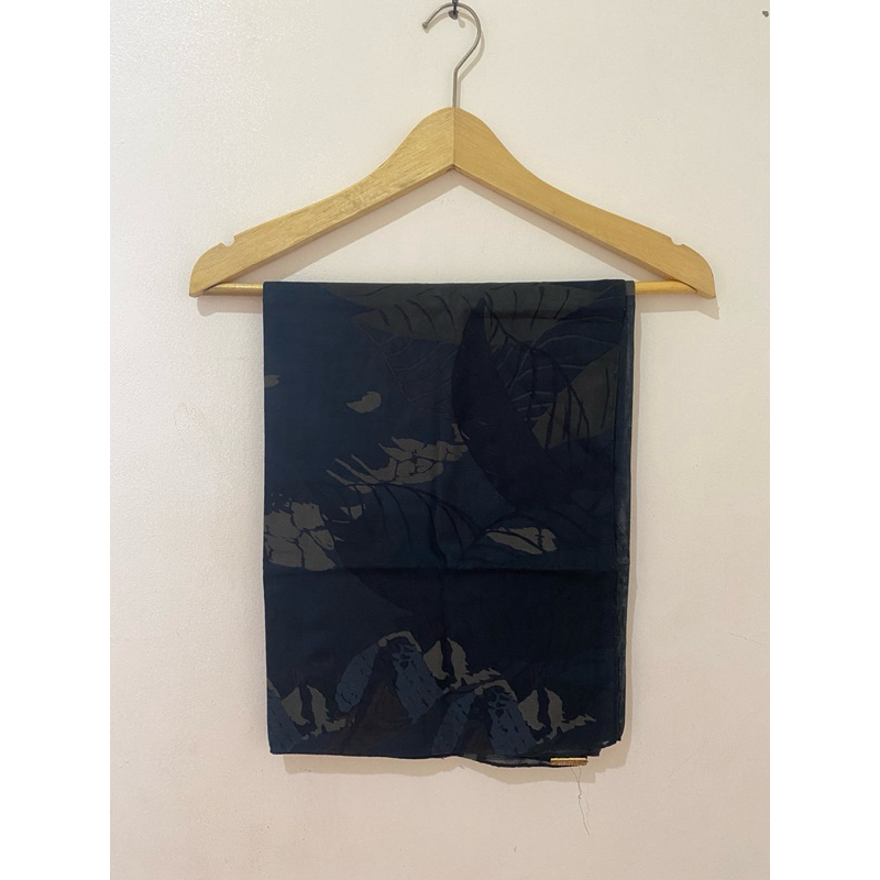 Kamiidea scarf
