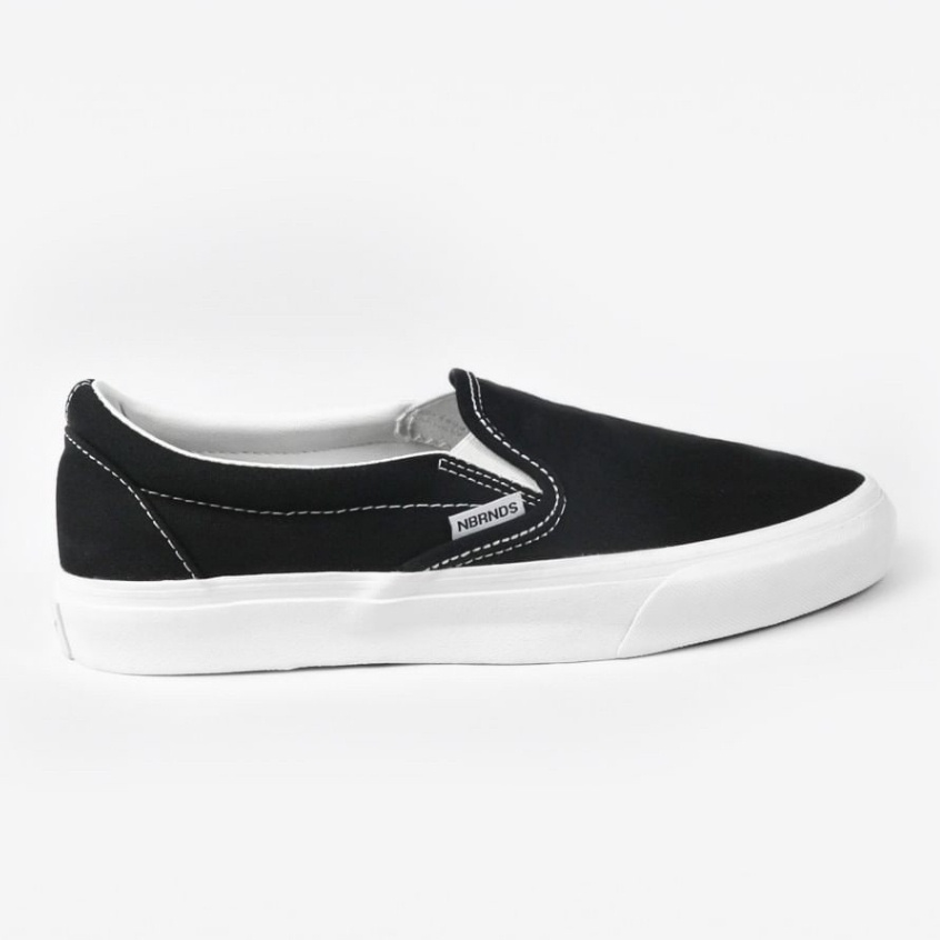 NOBRAND ORIGINAL - SLIP ON BLACK WHITE