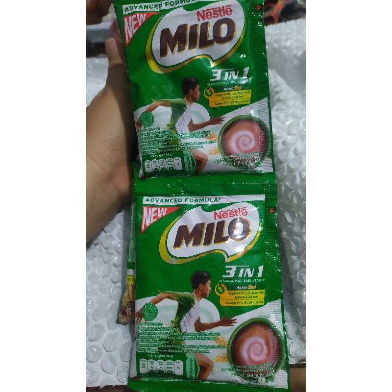 

Nestle MILO Coklat 3 in 1.,1 Renteng isi 10 Sachet