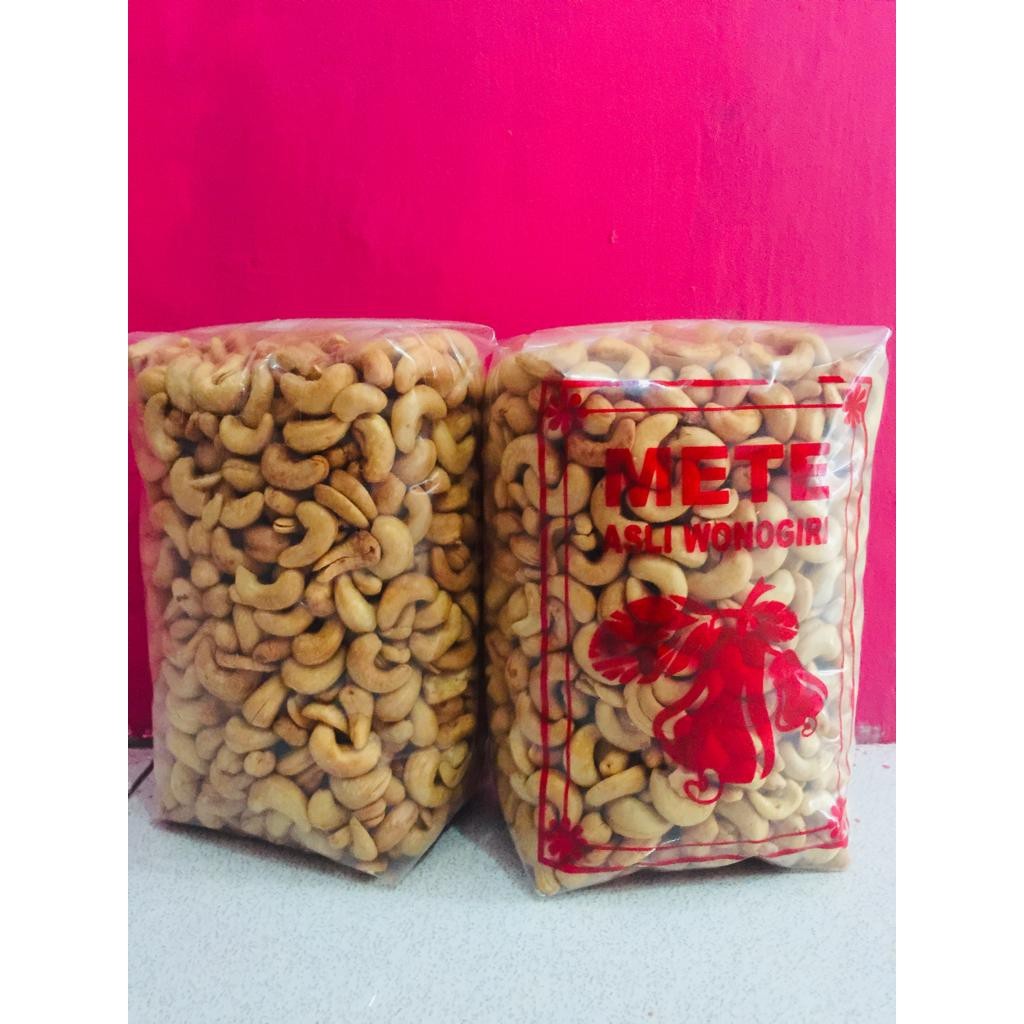 

Kacang Mete Wonogiri Asli 250 GR