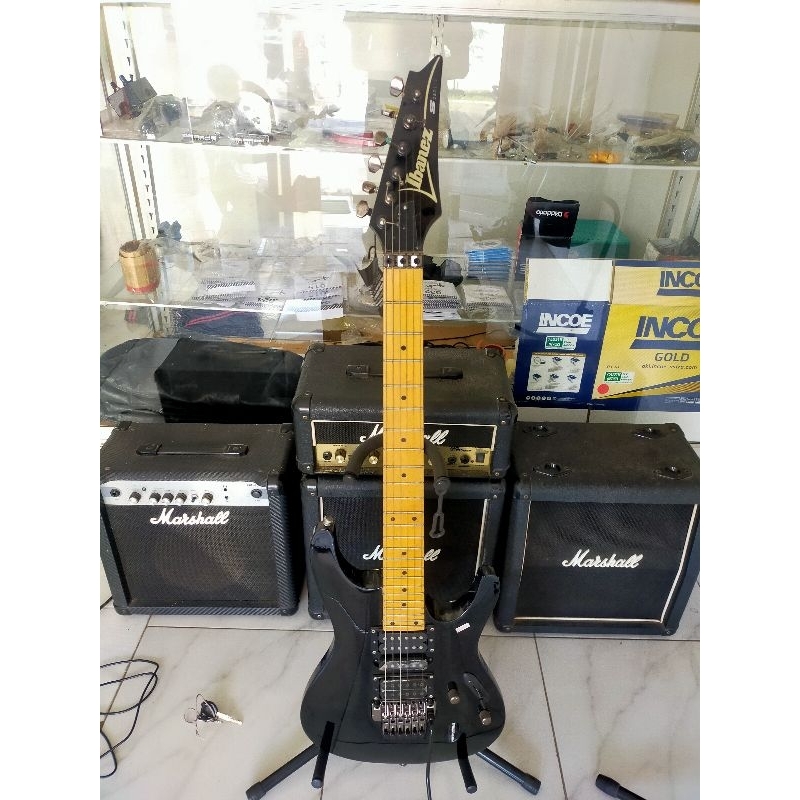Gitar listrik Ibanez s