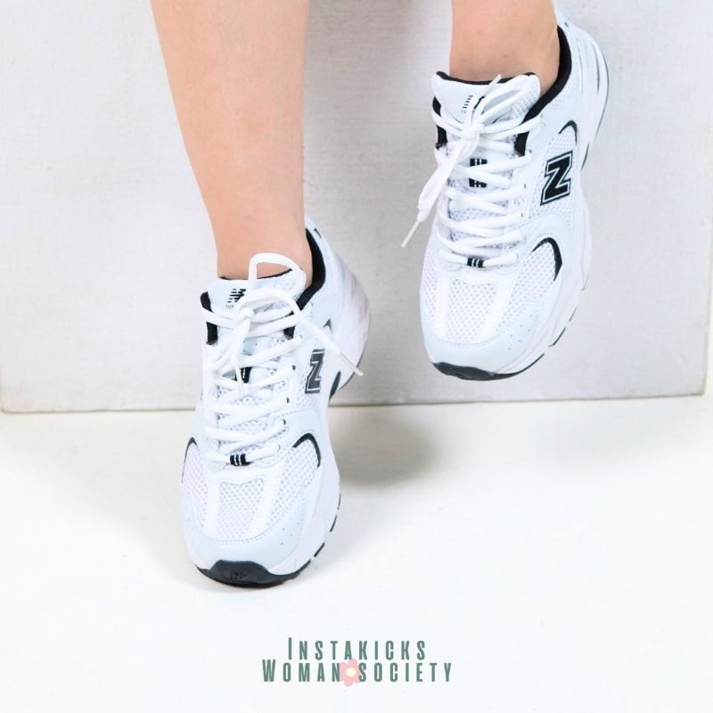 SEPATU NB 530 WHITE BLACK WMNS