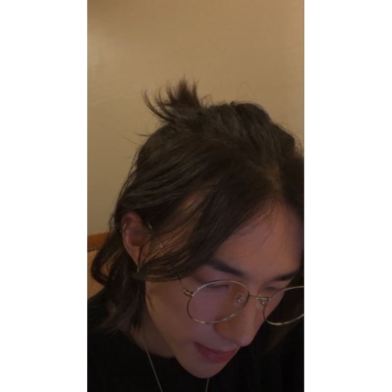 BUKU MENGENAL IDOL KPOP - STRAY KIDS (COVER HYUNJIN)