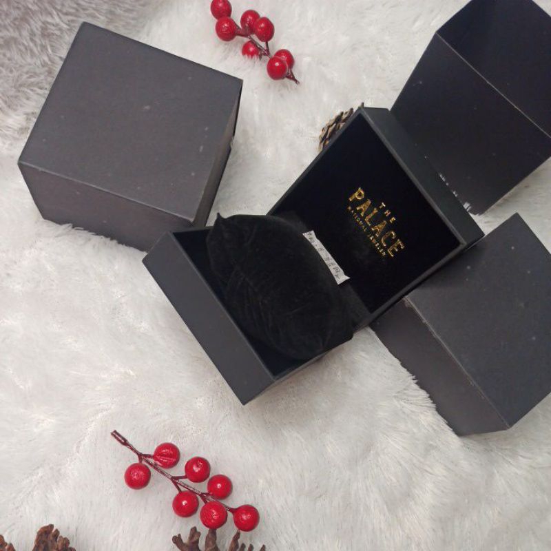 Box anting dan liontin The Palace