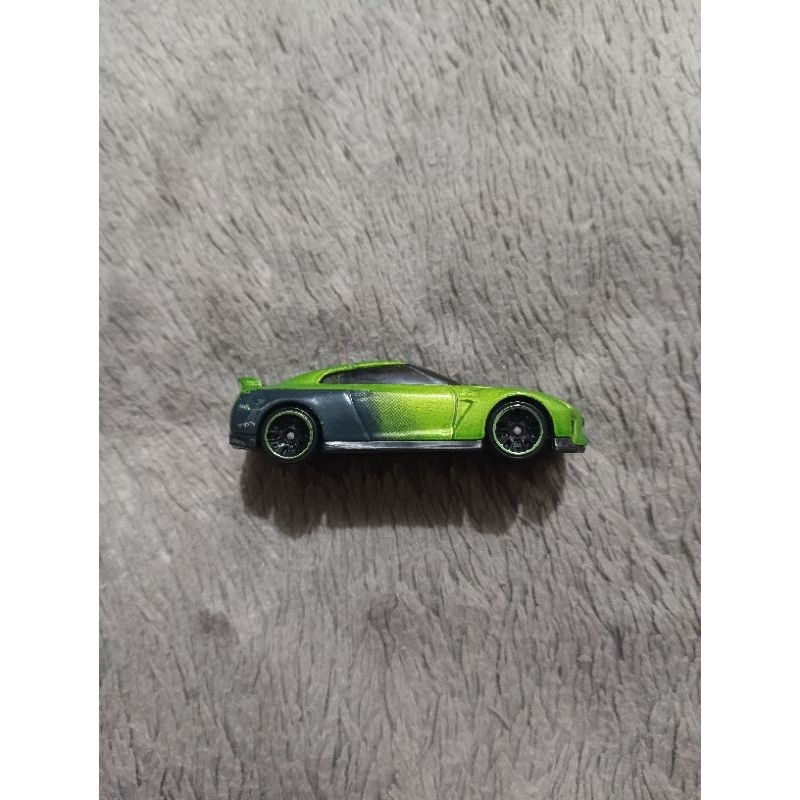 Hot Wheels Nissan GTR R35 TFox