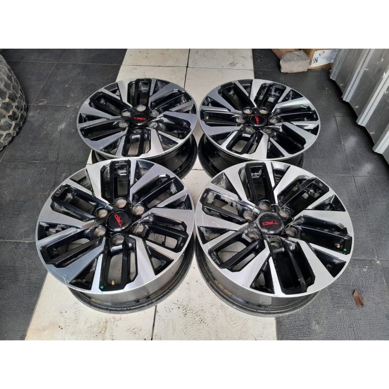 Velg Mobil Bekas Copotan Std Fortuner TRD Ring 18 Lubang Baut 6 Ori Bawaan Mobil