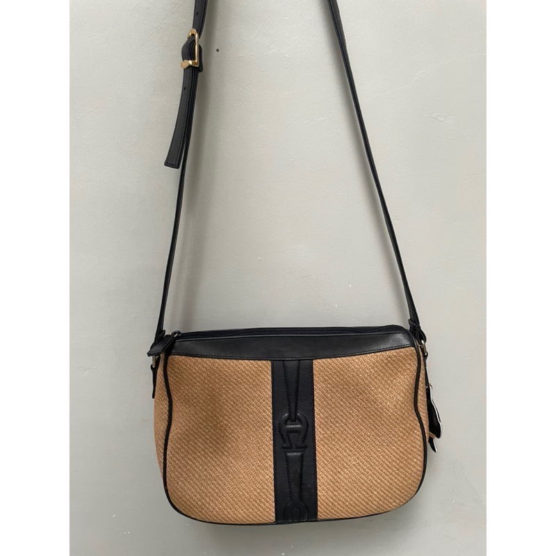Tas selempang etienne aigner anyam tikar mix kulit