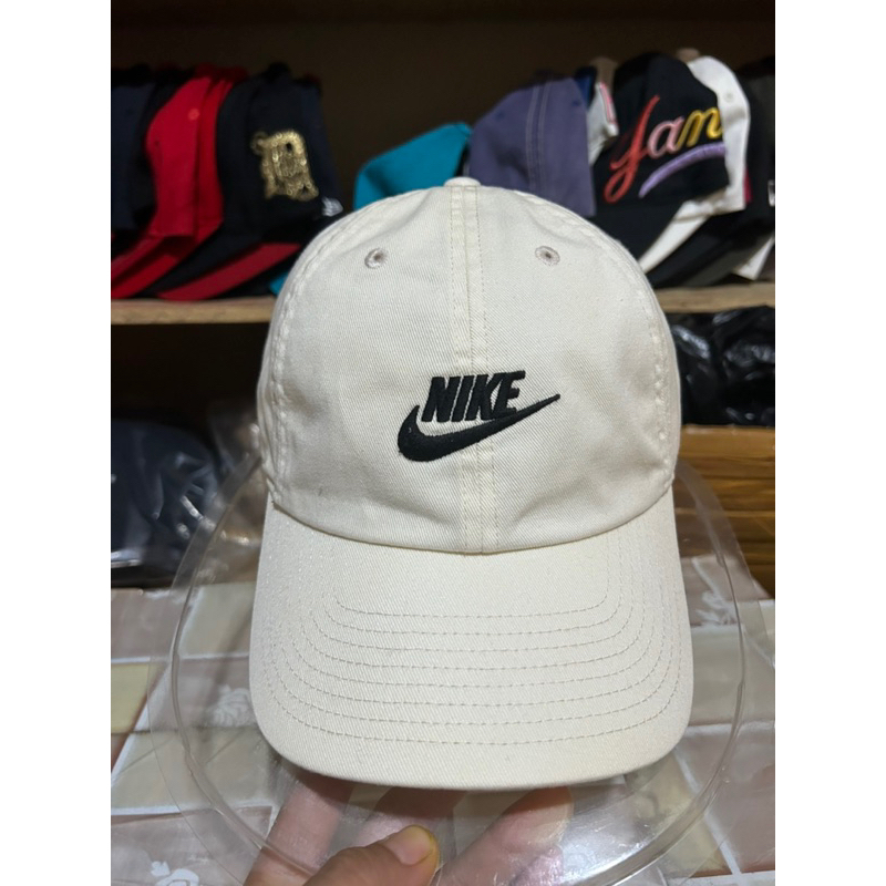 Topi nike putih second original