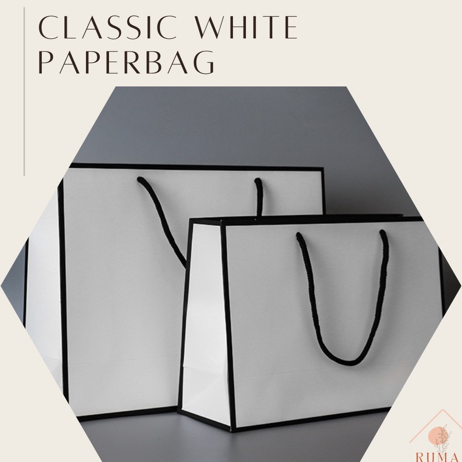 

Promo Flash: Jangan Sampai Ketinggalan! RUMAH KRAVE - Paperbag Hitam Putih Elegan Paper Bag Goodie Bag ♬