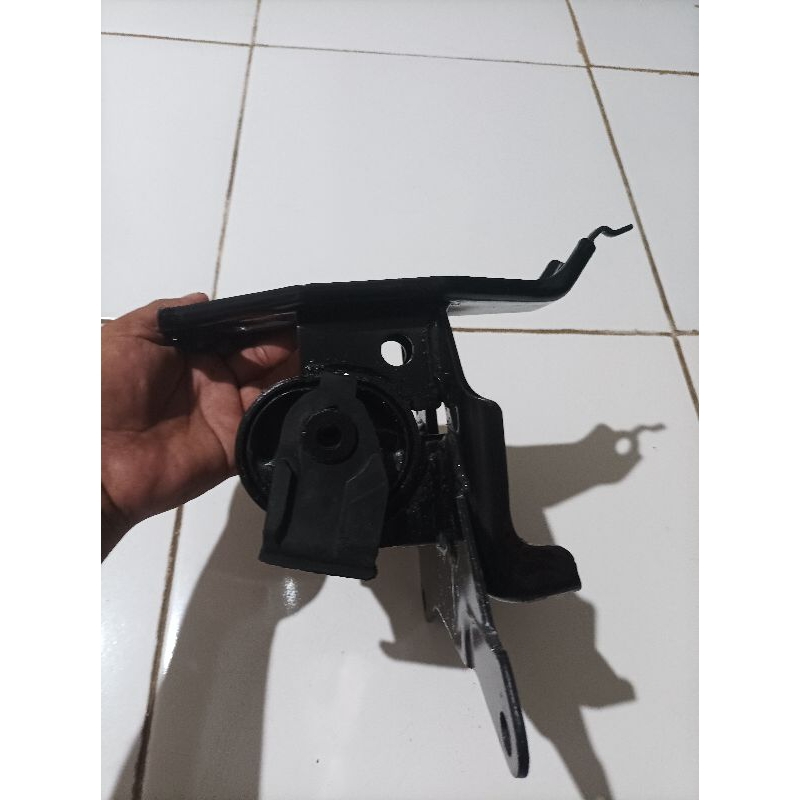 engine mounting Vios limo gen 2 sebelah kiri
