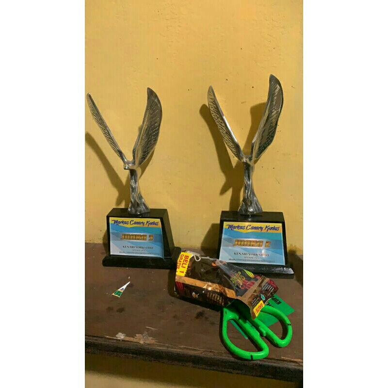 

Stiker lomba burung berkicau free desain minimal 20 pcs warna gold, silver dan full colour