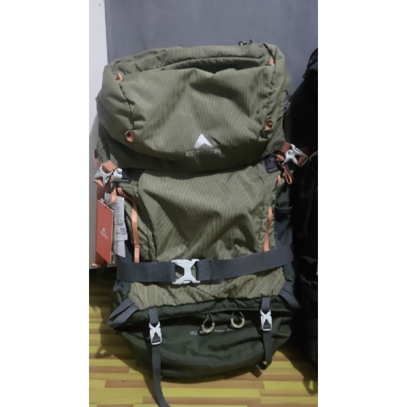 Eiger equator trek 65 olive (rare item)