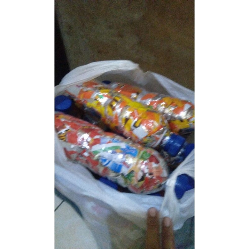 ecobrick botol Aqua ukuran 600 ml berat 200 gram