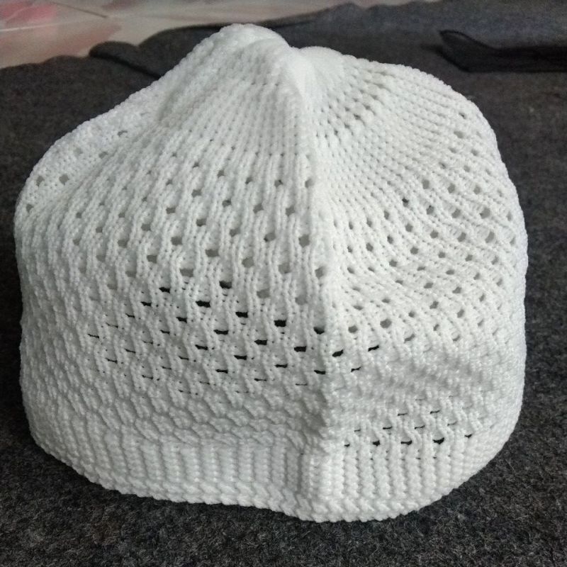 PECI /KOPIAH RAJUT PUTIH POLOS