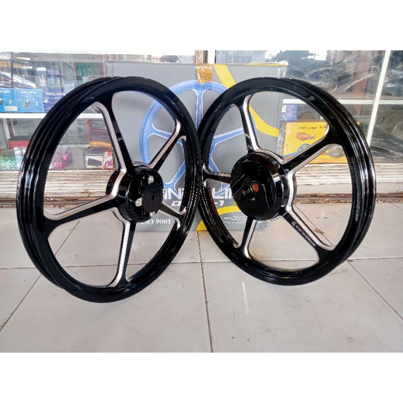 velg racing Vario 110 / 125 / 160 all beat scopy Genio ring 17 palang 5 ukuran 140 / 160