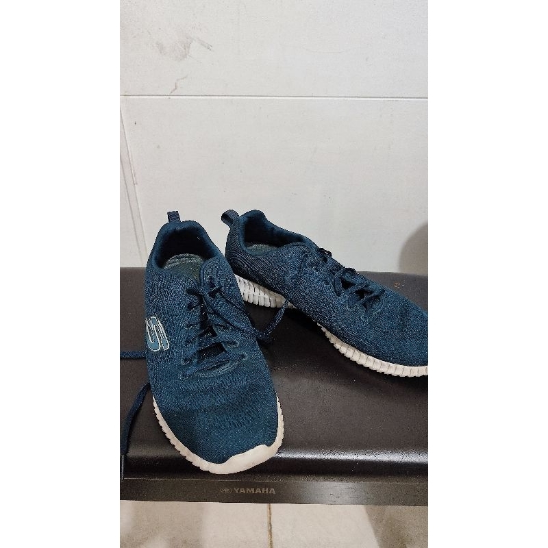 Preloved sepatu pria second warna biru blue ocean milik pribadi size 43