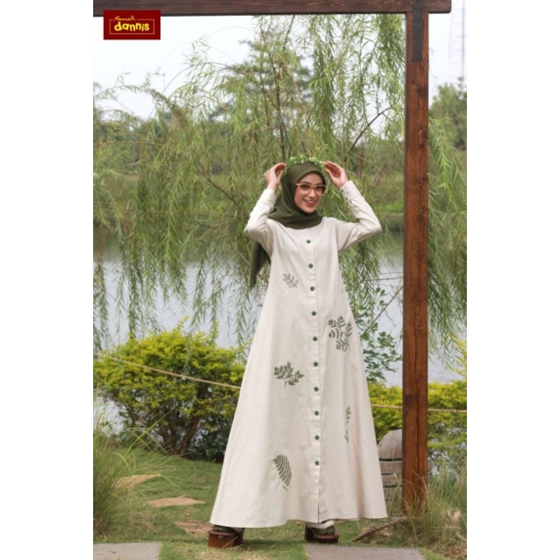 SARIMBIT DANNIS D'BOTANICAL