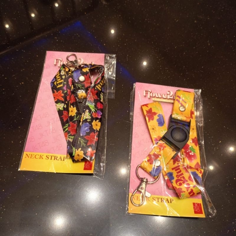 

Lanyard Neckstrap Flowerful JKT48 OFFICIAL