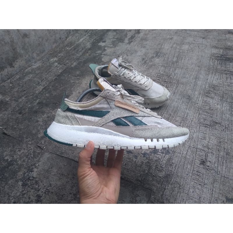 SEPATU REEBOK CLASSIC LEATHER LEGACY SIZE 43