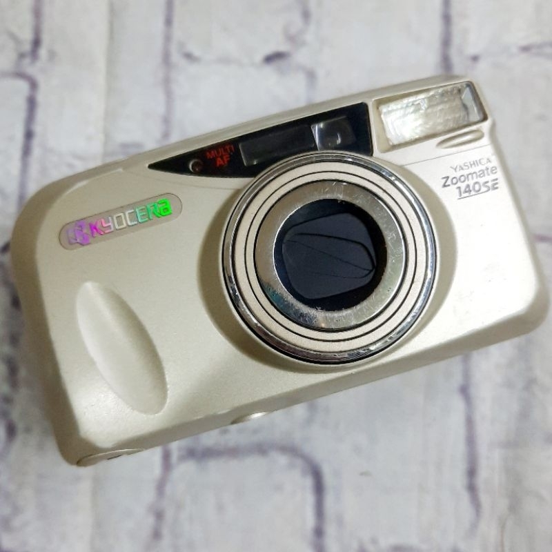 Kamera Analog Kyocera Yashica Zoomate 140 SE 