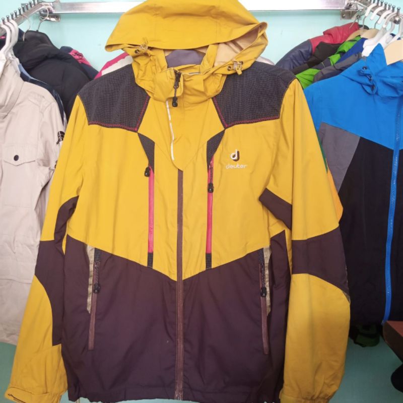 Jaket outdoor Deuter