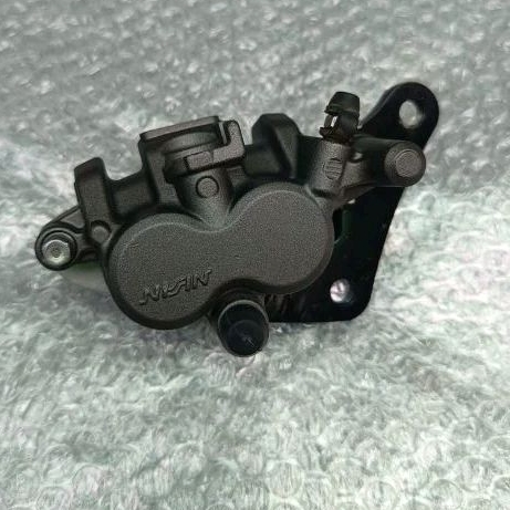 kaliper rem Depan Yamaha Nmax 155 2DP Original 2 Piston pala babi piston rem depan nmax 2DP Ori