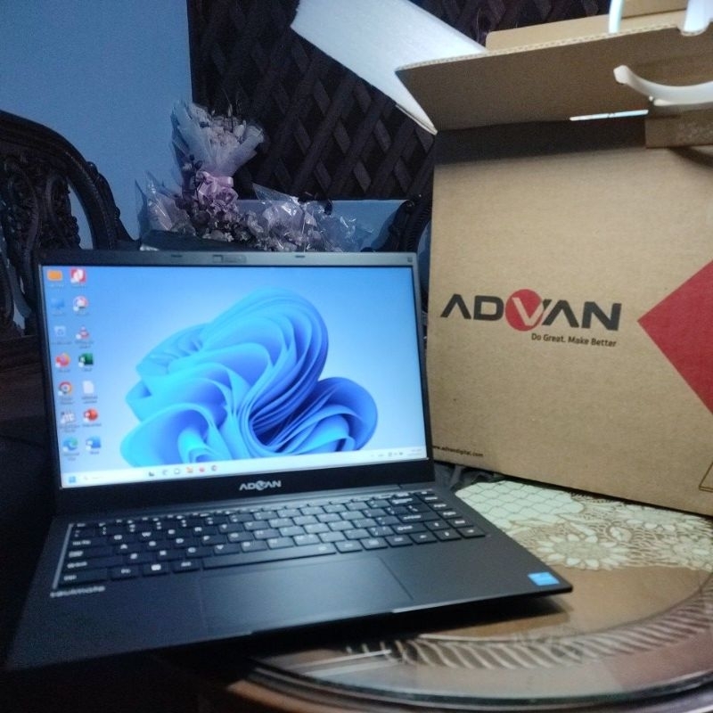 Laptop baru yaa ☺           ADVAN Soulmate Black, Blue, GreyCeleron N4020/4GB/128GB eMMC/14"/W11