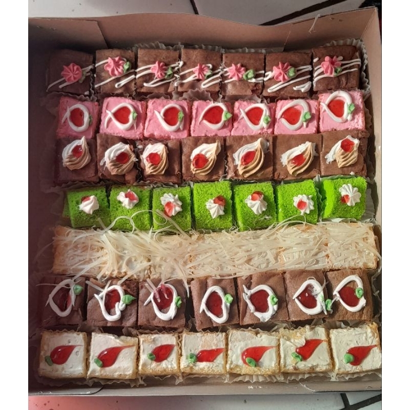 

KUE TART - JAJANAN PASAR