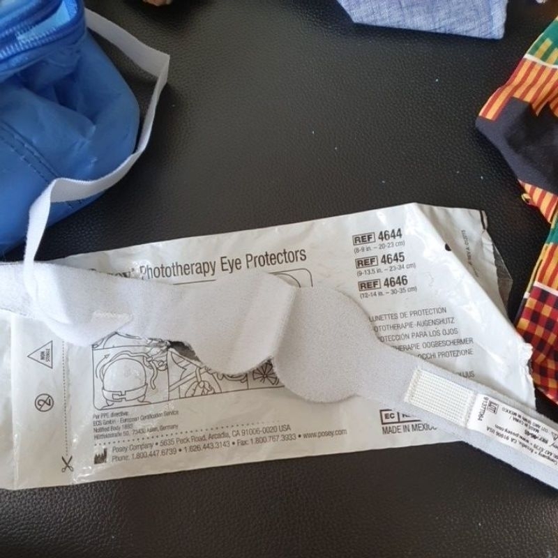 penutup mata untuk jemur bayi preloved ( eye phototherapy protectors )