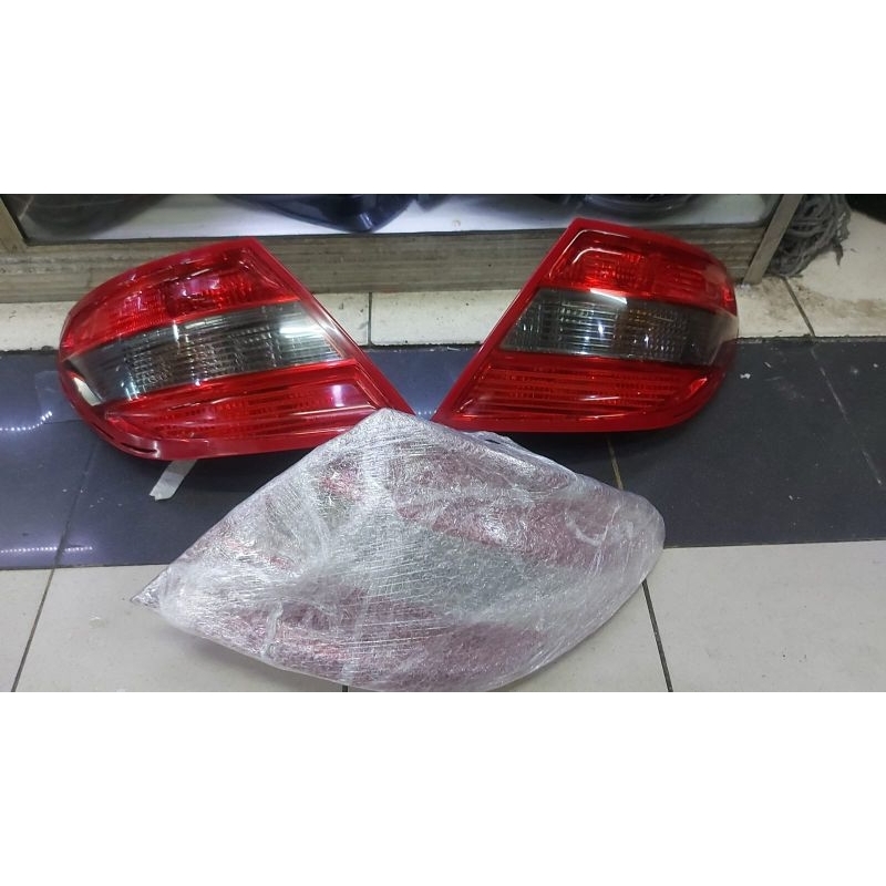 Stoplamp Lampu Belakang Mercy C180 C200 W204