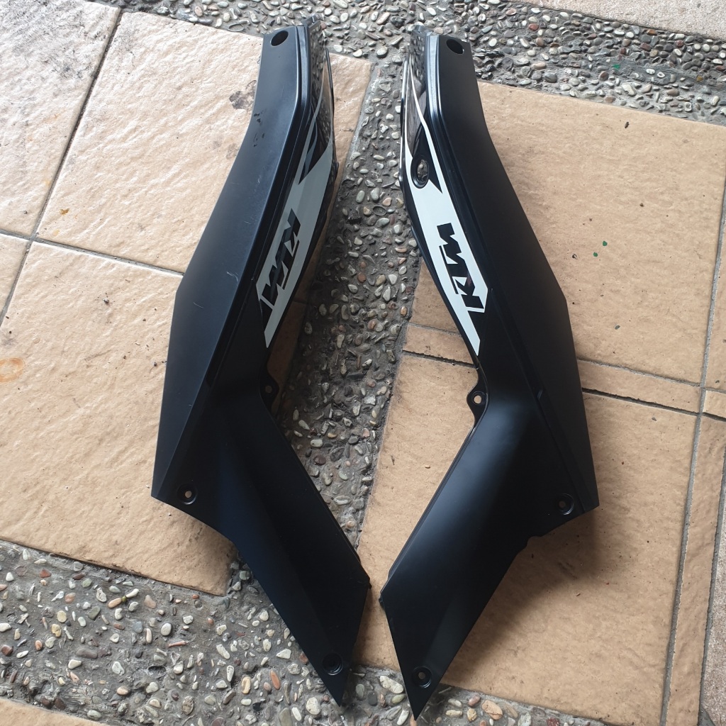 Cover Body Kanan Kiri KTM Duke 200 Original Livery