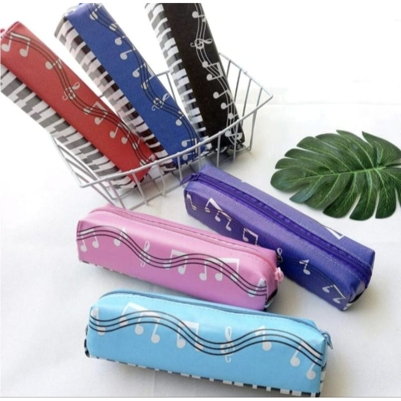 

Tempat pensil motif musik motif piano Pouch Musik